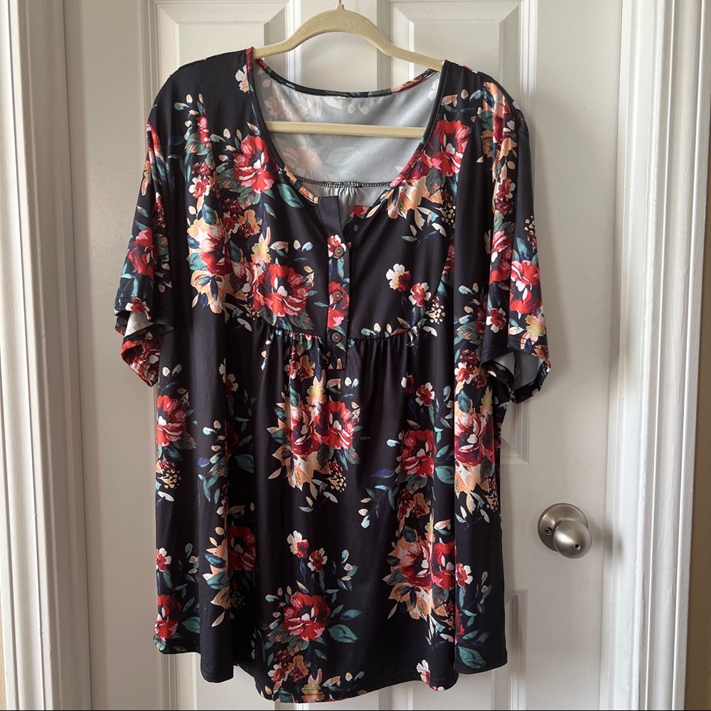 Boutique black floral tunic top